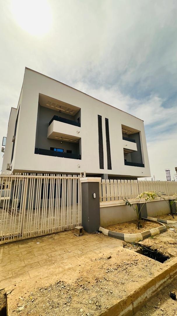 WhatsApp Image 2025-11-24 at 4.09.43 PM (1)