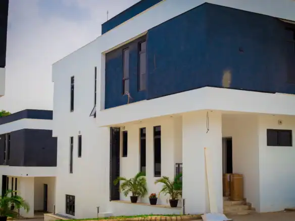 4 units of 4-bedroom detached houses