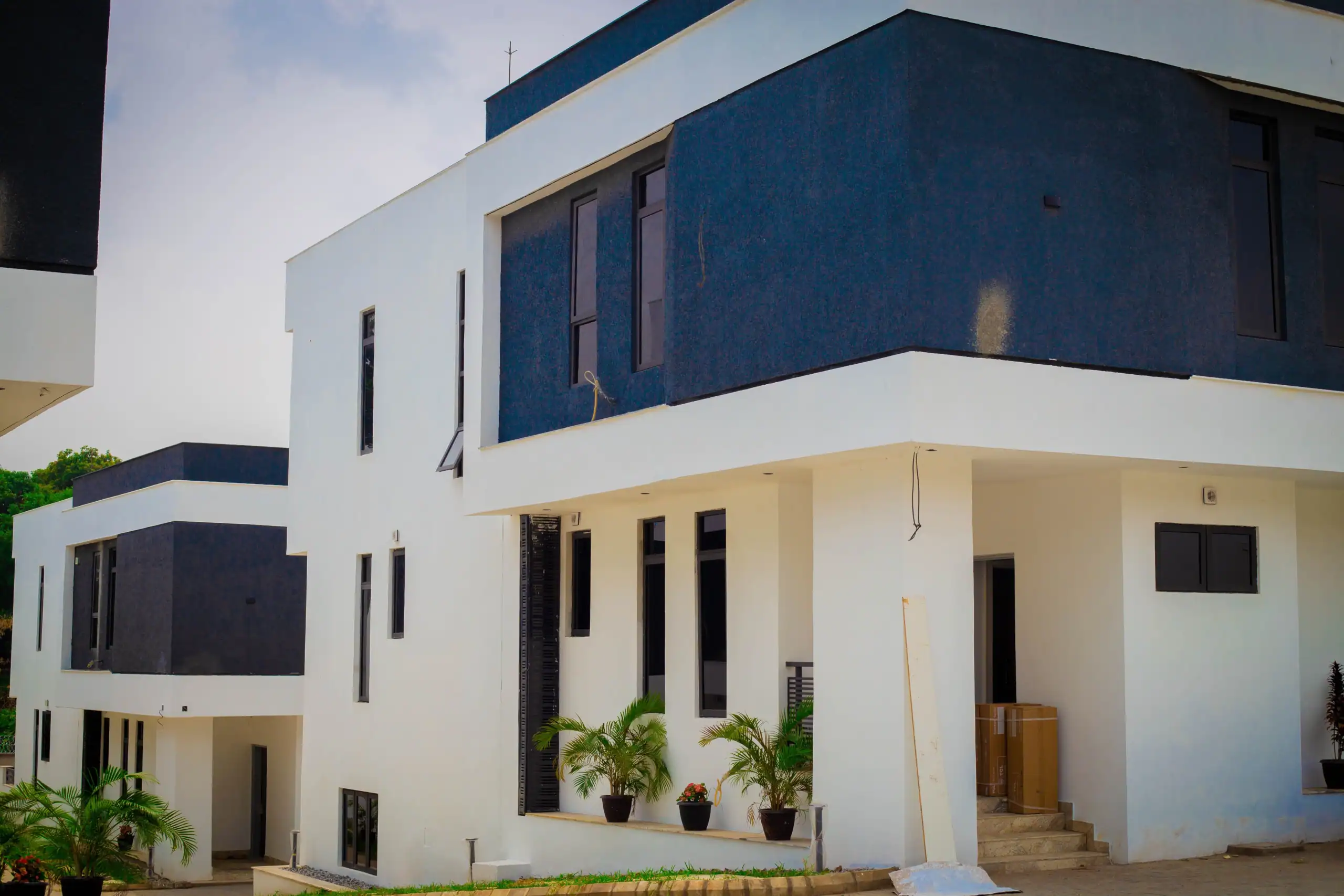 4 units of 4-bedroom detached houses