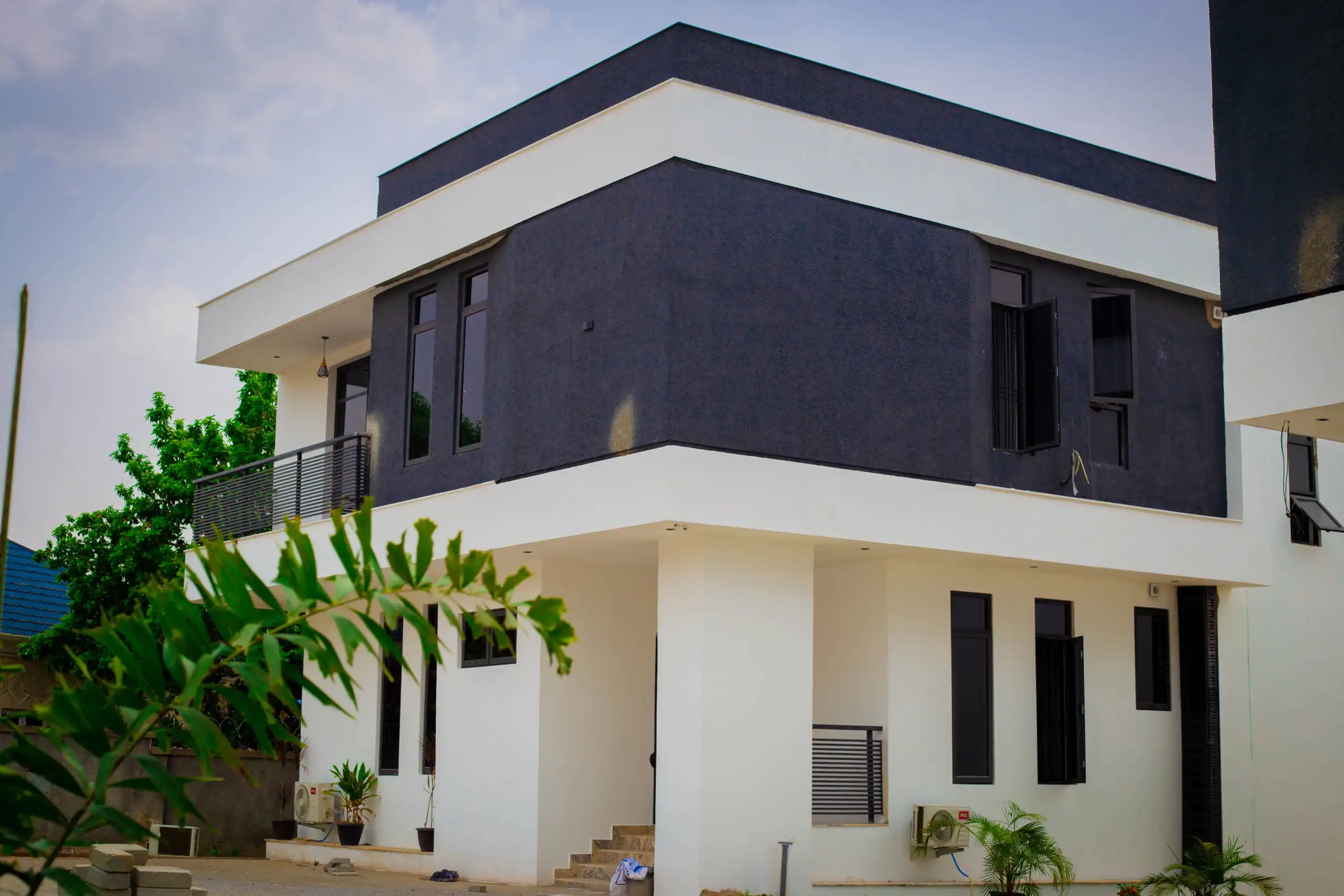 4 units of 4-bedroom detached houses